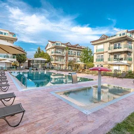 Belek Deluxe Suit